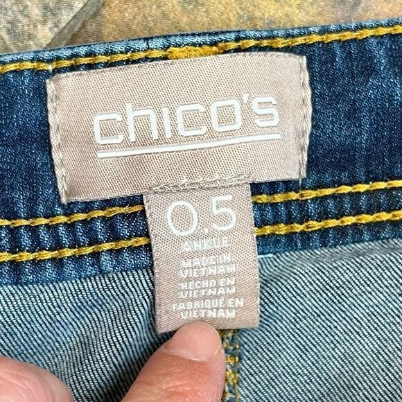 Chico’s Distressed Ankle Denim Jeans 0.5 Small 6 - Picture 5 of 6